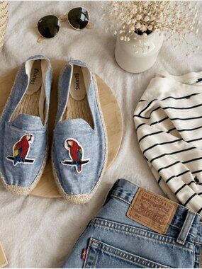 Soludos Chambray Parrot Espadrilles Women’s 9 Embroidered Slip On Flats Tropic